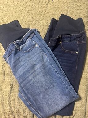 Time and Tru Women’s Maternity skinny Jeans - Light Blue & Dark Blue